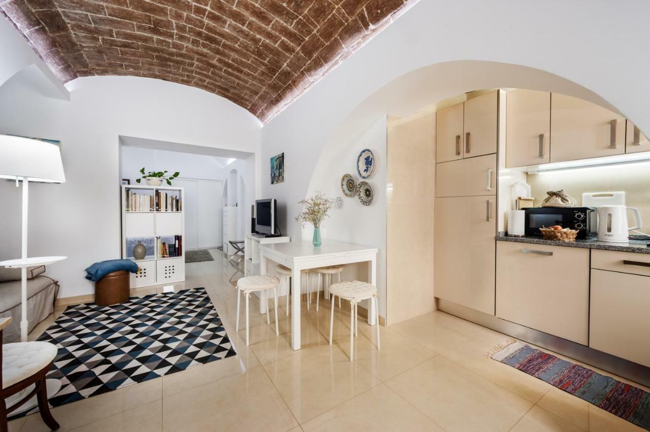 Ebora Home - Garage Free - Centro Historico Apartment *